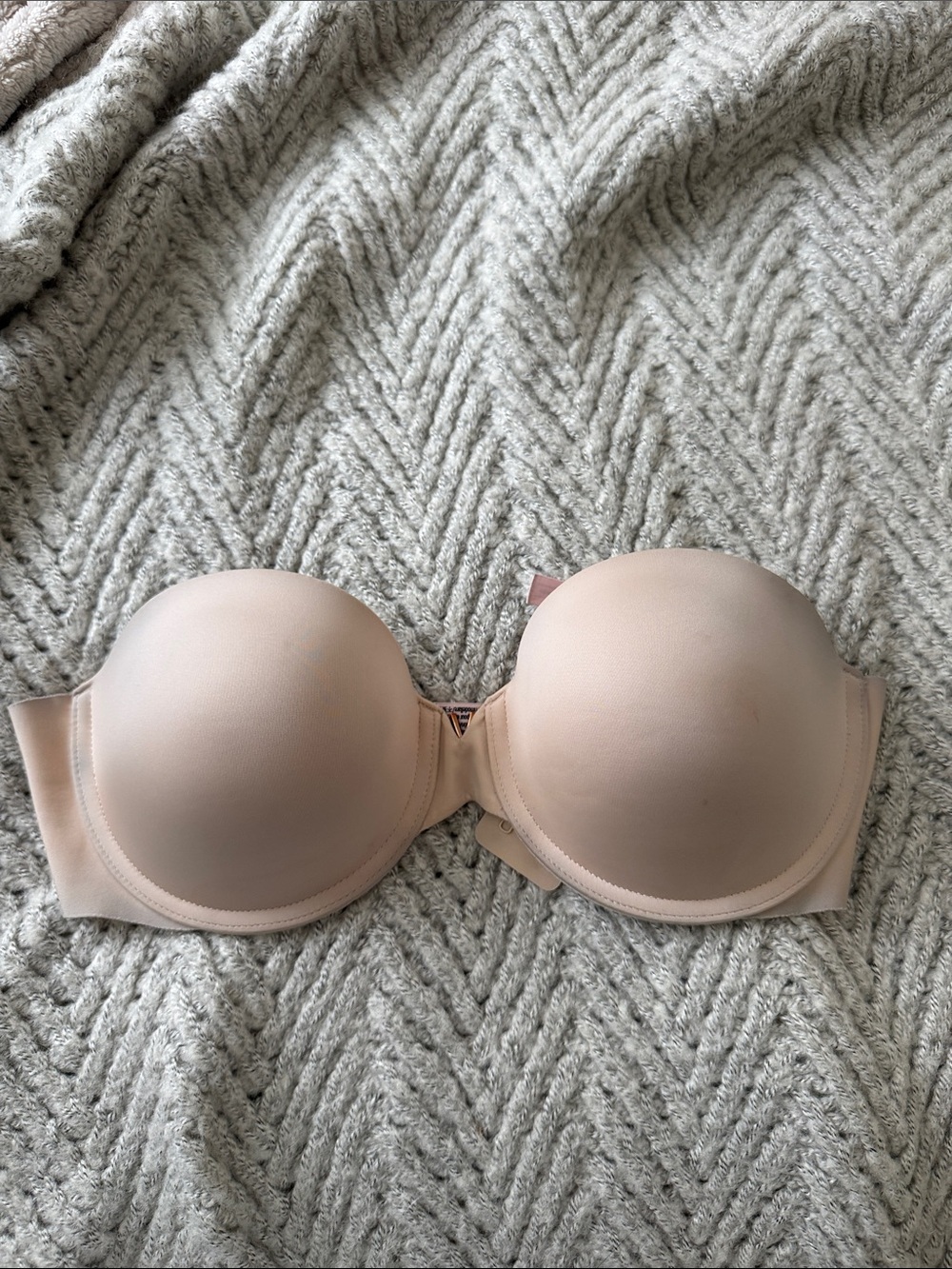 Victoria’s Secret Strapless Bra